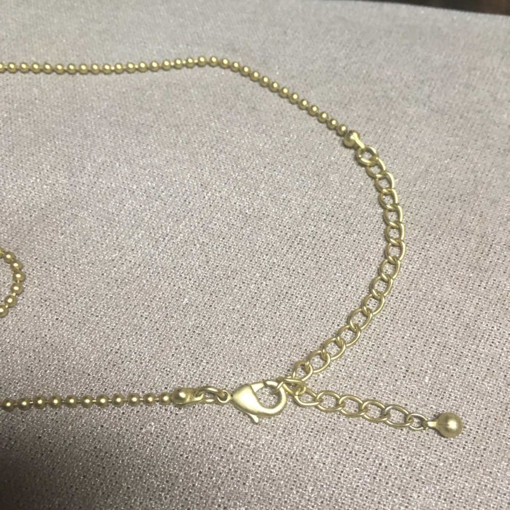 Celtic Shamrock & Pearl Necklace - Picture 4 of 4